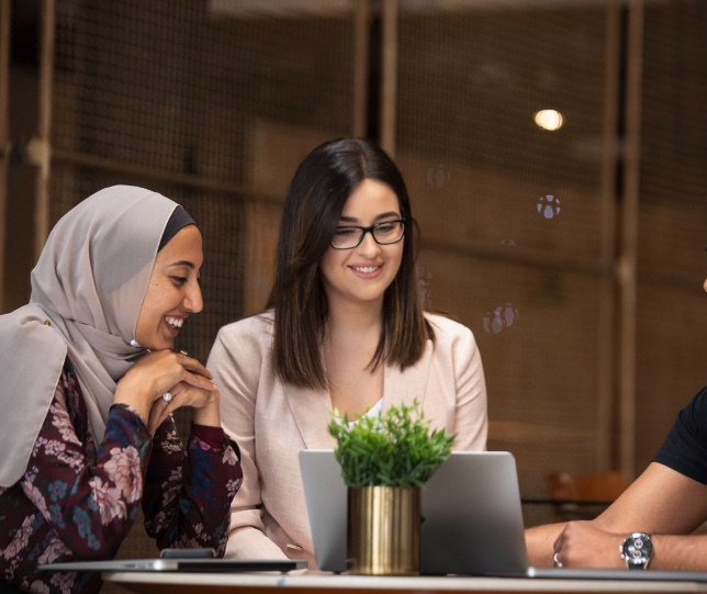 image of Redpandas Head of Content, Linda D'amico and RedPandas CFO, Sophia Khan